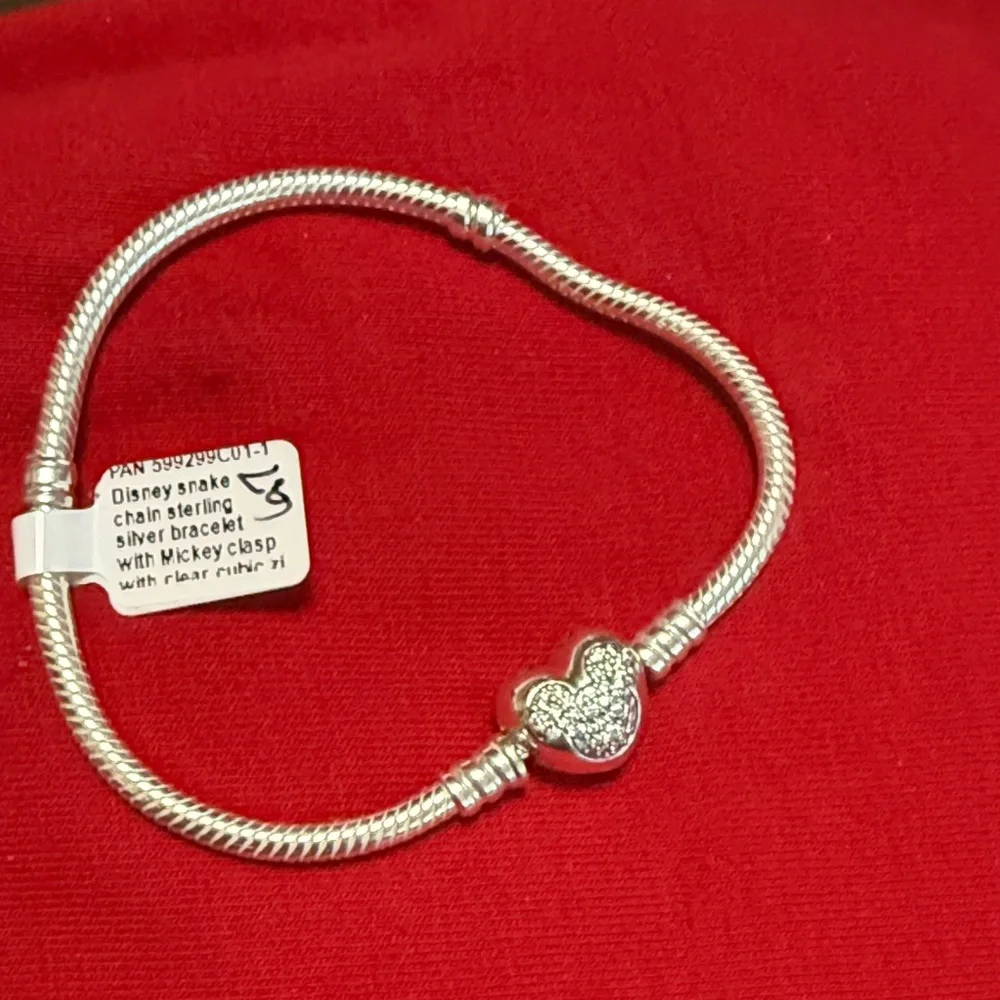 Pandora Silver Bracelet with Disney Heart Mickey Clasp - Picture 1 of 1
